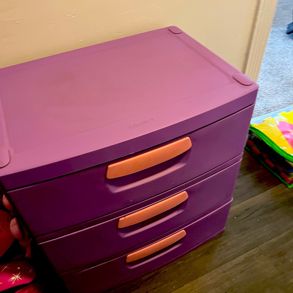 3 drawer chest